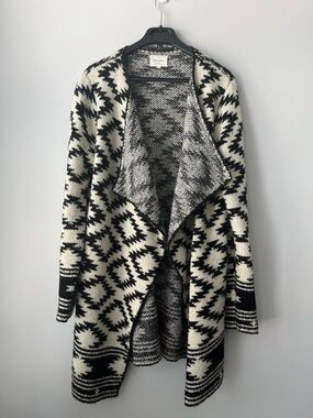 Sezane Black and Cream Geometric Open-Front Cardigan